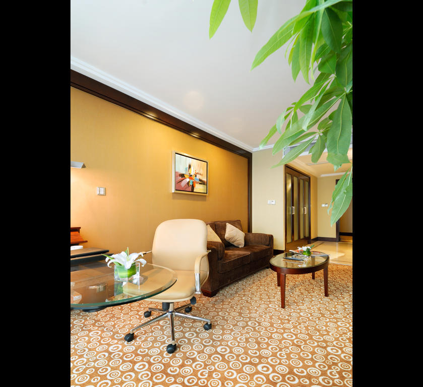 Golden Eagle Summit Hotel Downtown Nanquim Quarto foto